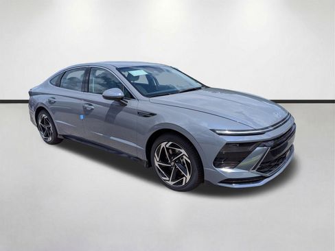 New 2026 Hyundai Sonata SEL FWD image 2