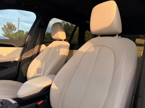 Used 2018 BMW X1 xDrive28i w/ Convenience Package AWD/4WD image 16