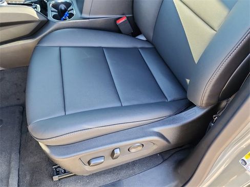 New 2026 GMC Canyon Elevation w/ Convenience Package image 15