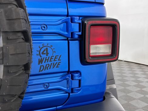 Used 2024 Jeep Wrangler Unlimited AWD/4WD image 35