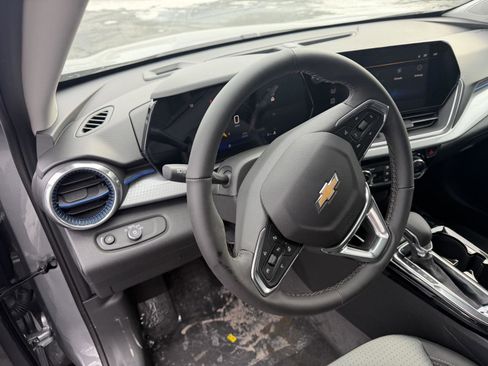 New 2026 Chevrolet Trax LT w/ Driver Confidence Package image 12