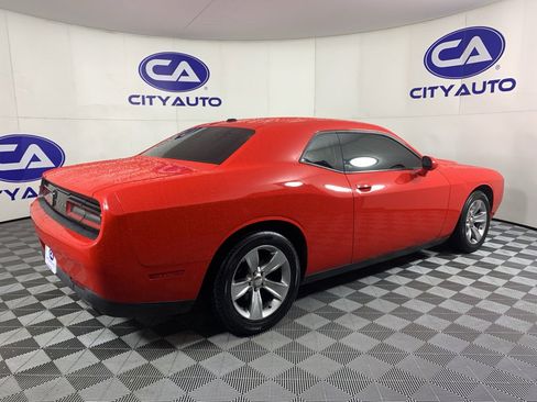 Used 2015 Dodge Challenger SXT w/ Driver Convenience Group image 3