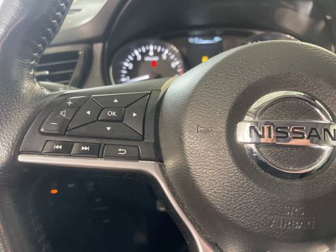 Used 2017 Nissan Rogue SL w/ SL Premium Package image 26