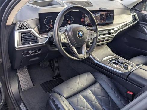 Used 2023 BMW X7 xDrive40i w/ Premium Package image 10