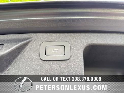 Used 2025 Land Rover Discovery Sport Dynamic SE AWD/4WD image 21