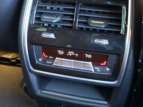 Used 2019 BMW X5 xDrive40i w/ Premium Package image 19