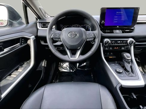 Used 2025 Toyota RAV4 XLE Premium w/ Weather Package AWD/4WD image 6