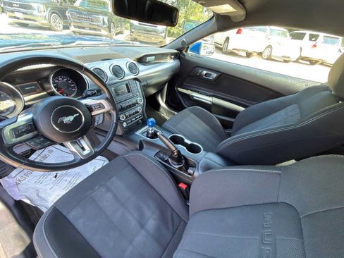 Used 2018 Ford Mustang GT RWD image 30