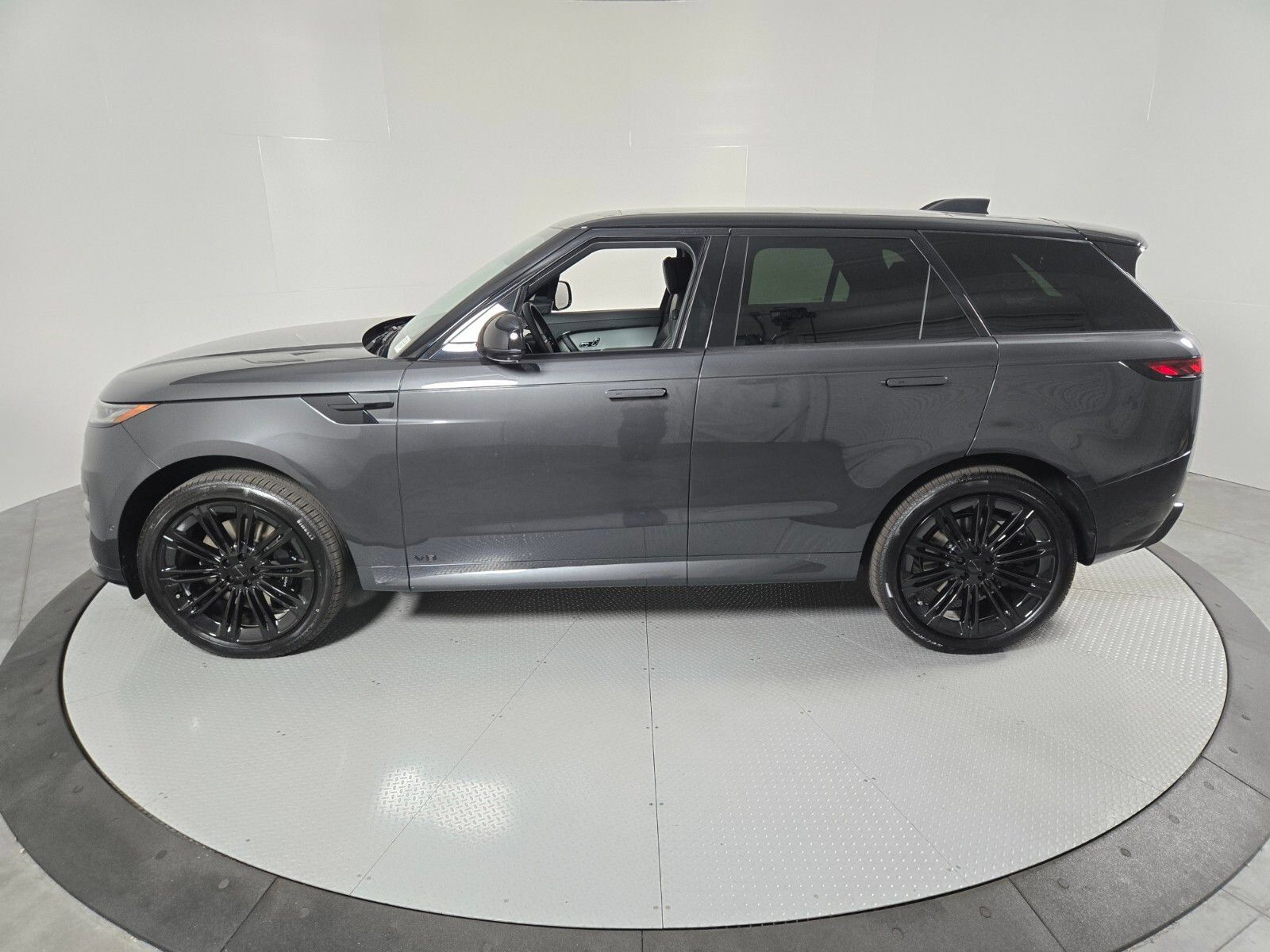 New 2026 Land Rover Range Rover Sport Dynamic SE AWD/4WD image 35