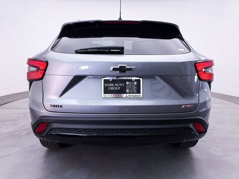 Used 2025 Chevrolet Trax RS w/ Driver Confidence Package FWD image 12