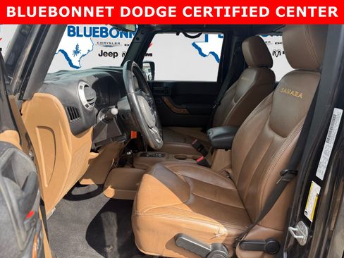 Used 2015 Jeep Wrangler Unlimited Sahara w/ Connectivity Group AWD/4WD image 11
