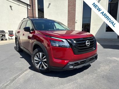 Used 2023 Nissan Pathfinder SL