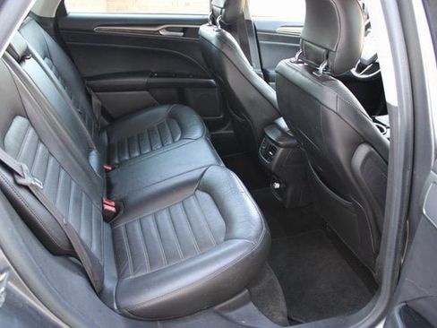 Used 2013 Ford Fusion SE image 17