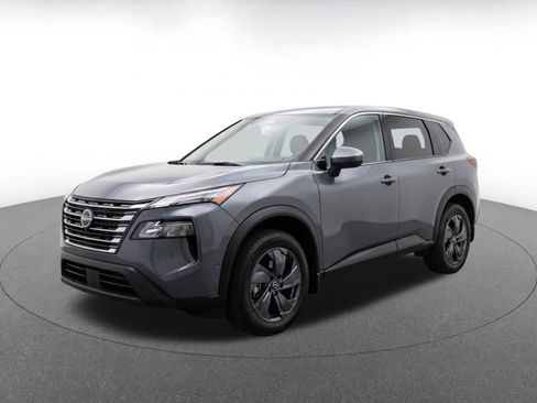 Used 2025 Nissan Rogue SV FWD image 3