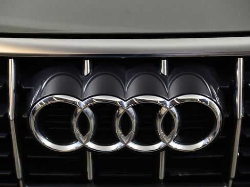 Certified 2023 Audi Q3 2.0T Premium w/ Convenience Package image 15