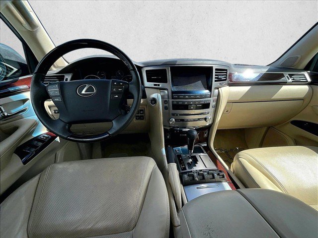 Used 2013 Lexus LX 570 4WD w/ Luxury Pkg w/Pre-crash image 14