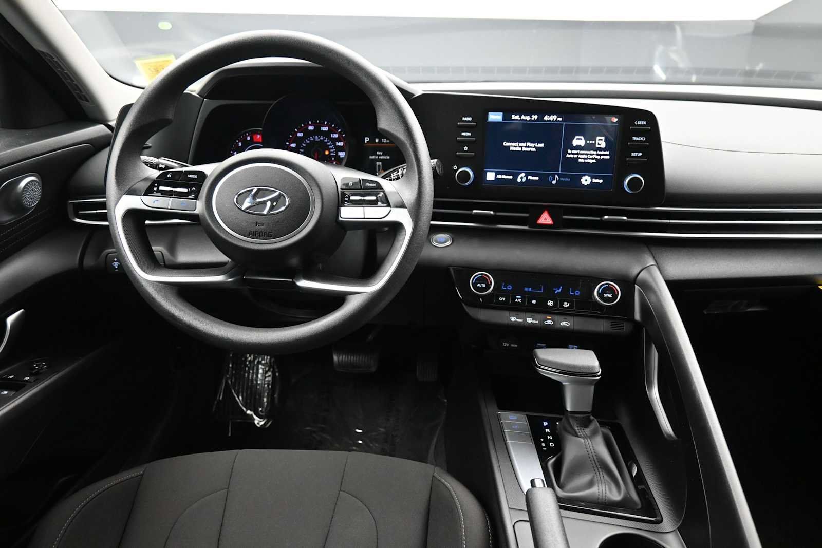 Certified 2023 Hyundai Elantra SEL FWD image 18