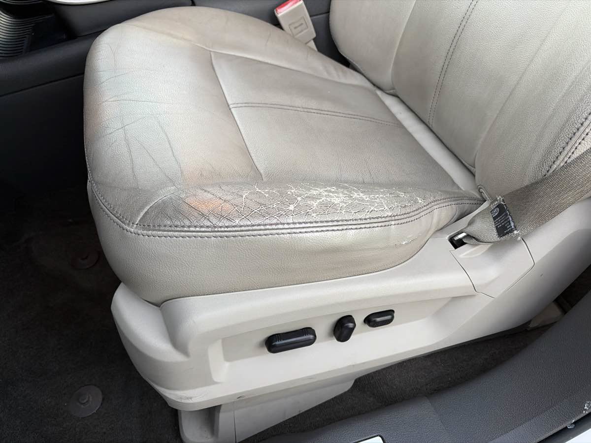 Used 2013 Ford Edge Limited FWD image 9
