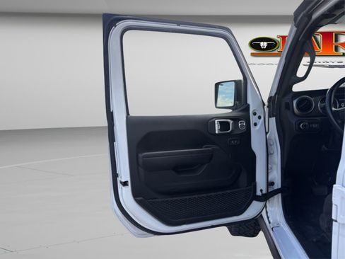 Used 2021 Jeep Gladiator Sport image 22