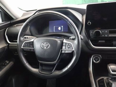 Used 2024 Toyota Grand Highlander XLE image 15