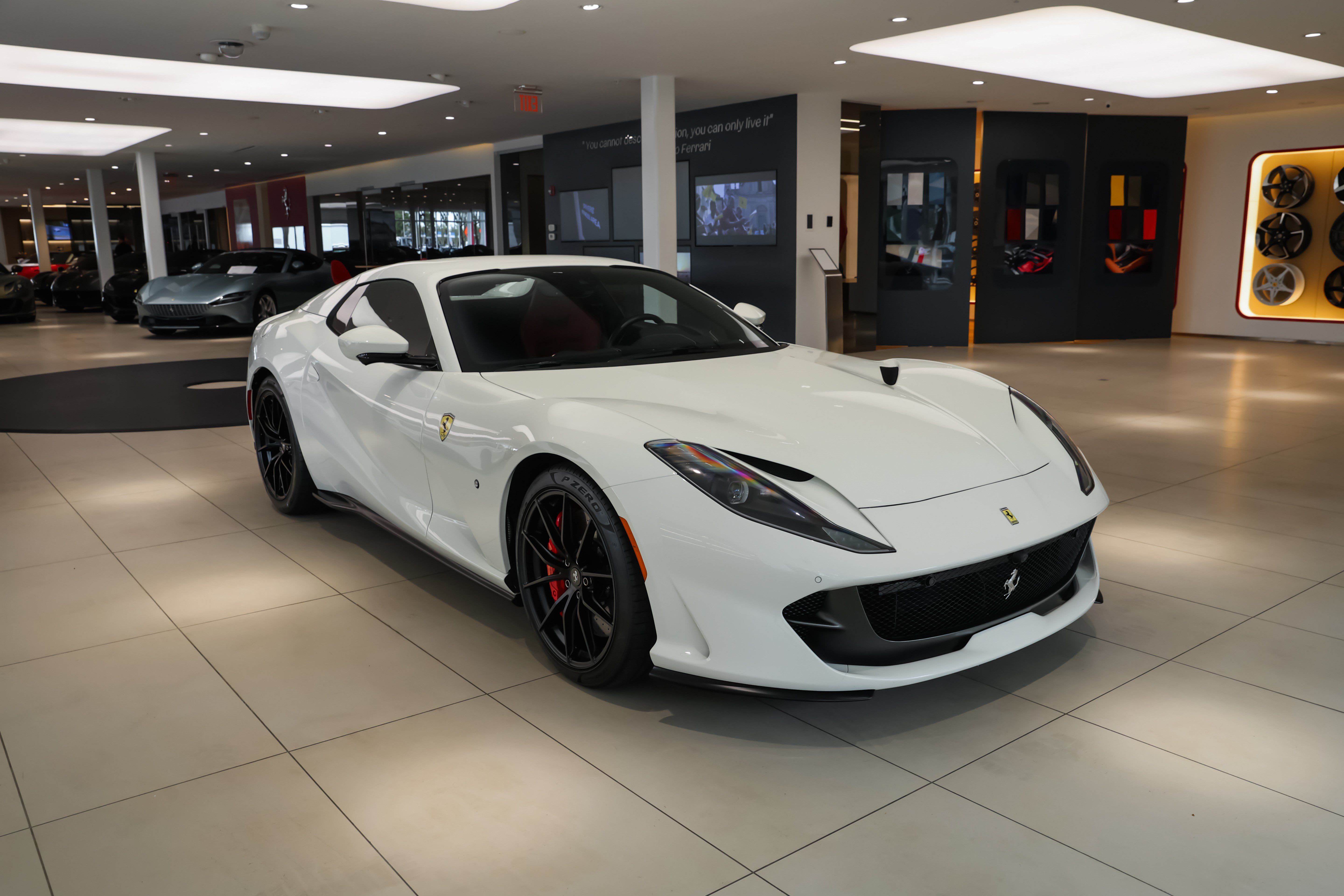 Used 2021 Ferrari 812 GTS RWD image 34