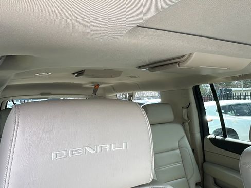 Used 2020 GMC Yukon XL Denali w/ Denali Ultimate Package AWD/4WD image 23