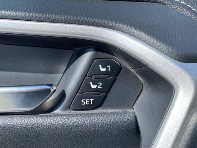 Certified 2019 Toyota RAV4 Limited w/ Advanced Technology Package AWD/4WD image 17
