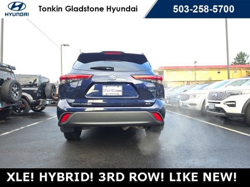 Used 2022 Toyota Highlander XLE image 6
