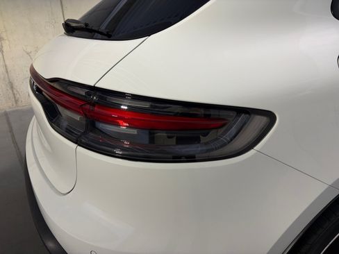 Certified 2026 Porsche Macan AWD/4WD image 15