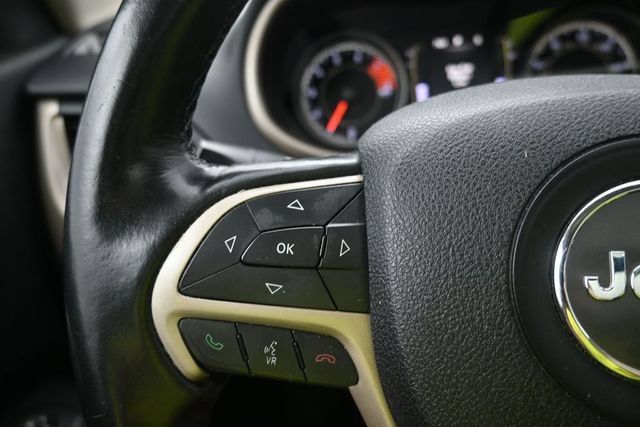 Used 2016 Jeep Cherokee 75th Anniversary AWD/4WD image 19