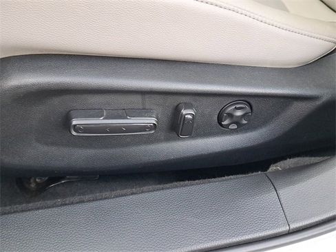 Used 2018 Honda Accord Touring image 19