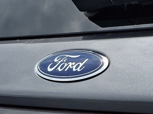 Used 2025 Ford Explorer Active AWD/4WD image 31