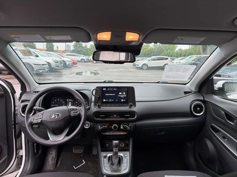 Certified 2022 Hyundai Kona SEL FWD image 7