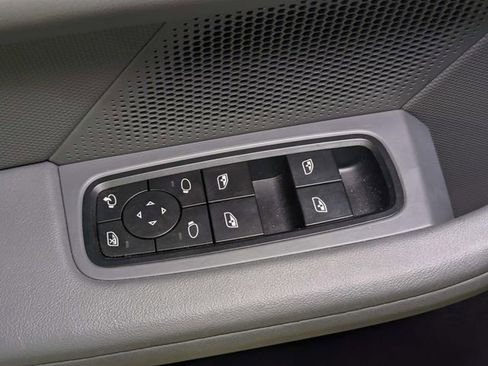 Used 2023 Porsche Taycan 4S image 36