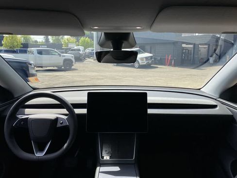 Used 2026 Tesla Model Y AWD image 11