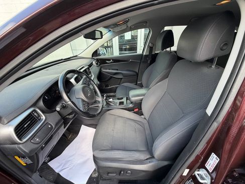 Used 2017 Kia Sorento FWD w/ LX Convenience Package image 7