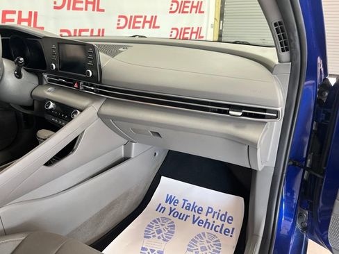 Used 2022 Hyundai Elantra SEL FWD image 13