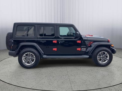Used 2019 Jeep Wrangler Unlimited Sahara image 6
