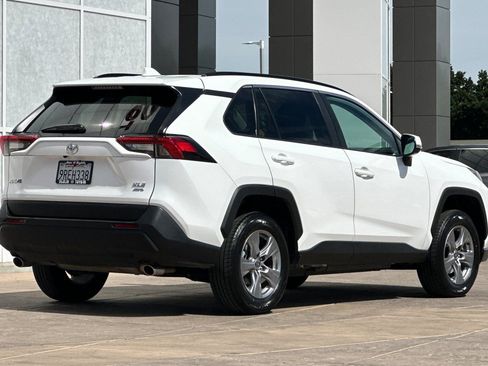 Used 2025 Toyota RAV4 XLE image 4