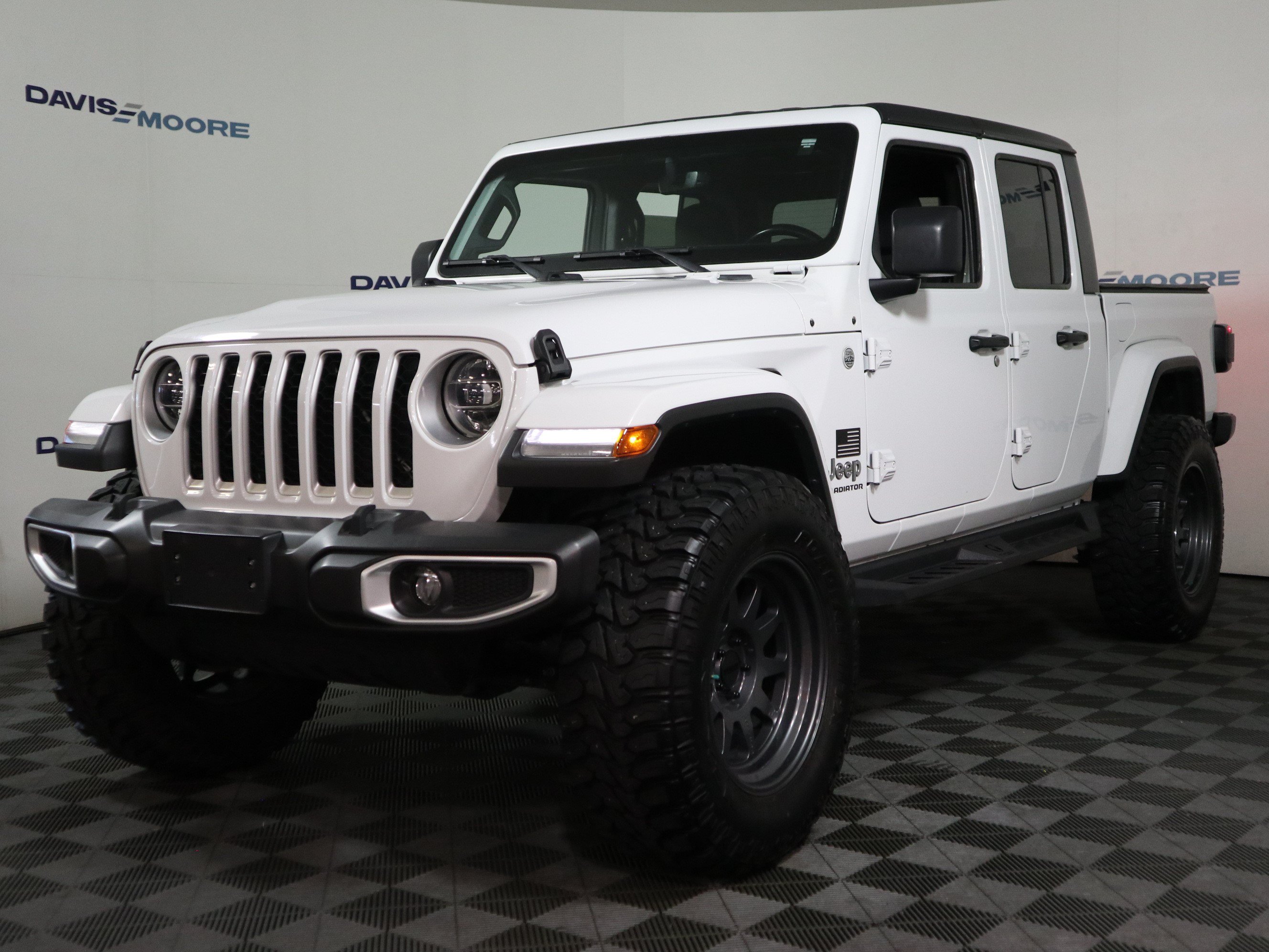 Used 2021 Jeep Gladiator Overland AWD/4WD image 12