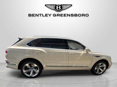 Used 2024 Bentley Bentayga Extended Wheelbase AWD/4WD image 12