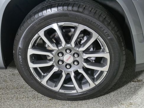 Used 2023 GMC Acadia Denali w/ Denali Ultimate Package image 15