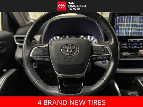 Used 2022 Toyota Highlander Platinum AWD/4WD image 32