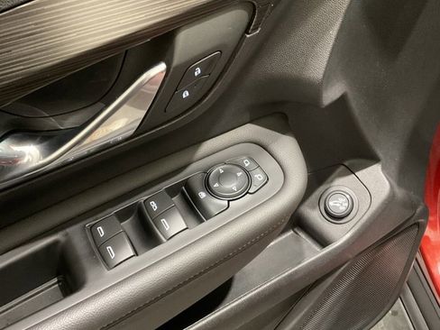 Used 2023 GMC Terrain SLE w/ Driver Convenience Package image 7