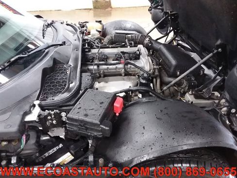 Used 2006 Pontiac Solstice Convertible w/ Premium Package image 9