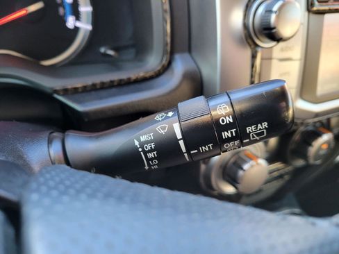 Used 2018 Toyota 4Runner SR5 Premium image 16