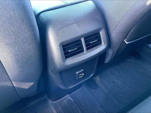 Used 2023 GMC Terrain SLE w/ Driver Convenience Package image 33