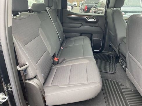 Used 2022 Chevrolet Silverado 1500 LT AWD/4WD image 22