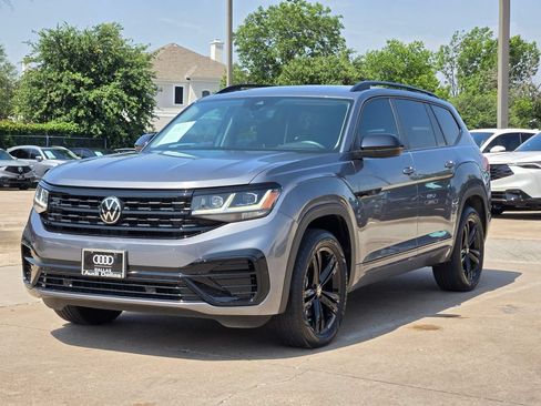 Used 2023 Volkswagen Atlas SEL R-Line AWD/4WD image 6