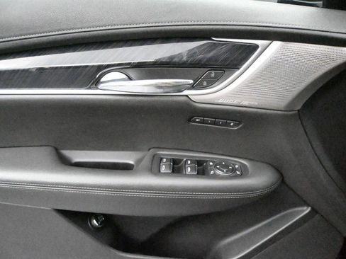 Used 2020 Cadillac XT6 Premium Luxury image 6